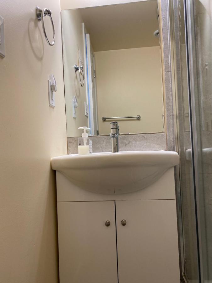 Richmond Vancouver Airport Comfy Home Екстериор снимка