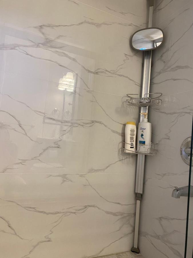 Richmond Vancouver Airport Comfy Home Екстериор снимка